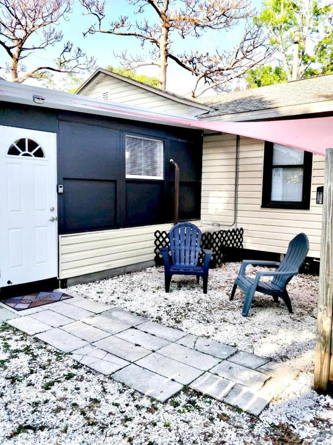 Two Fully Equipped Apartments And A Studio 5 Miles From The Beach 圣彼得堡 外观 照片