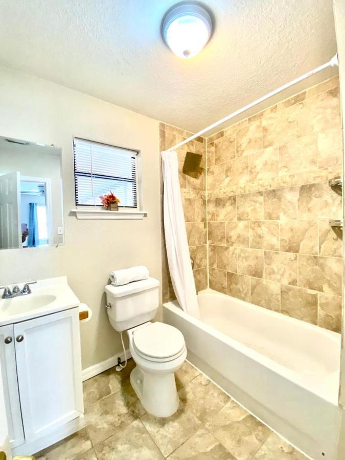Two Fully Equipped Apartments And A Studio 5 Miles From The Beach 圣彼得堡 外观 照片