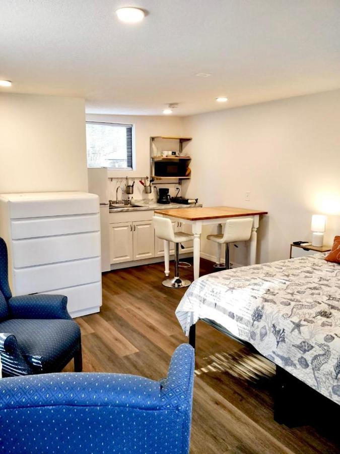 Two Fully Equipped Apartments And A Studio 5 Miles From The Beach 圣彼得堡 外观 照片